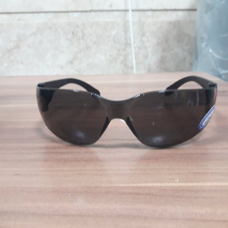 عینک ایمنی دودی uv400